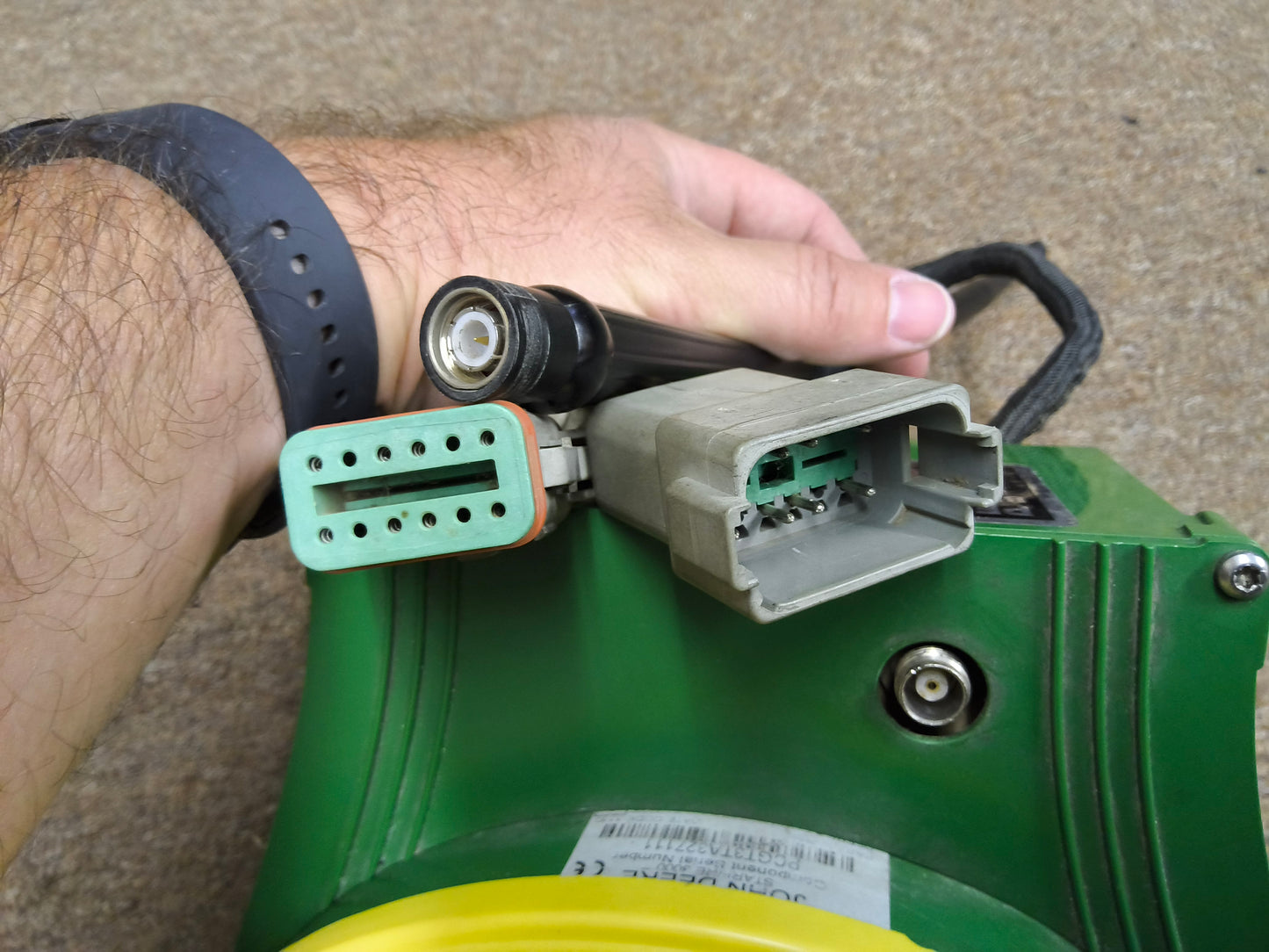 John Deere StarFire™ 3000 GPS Receiver