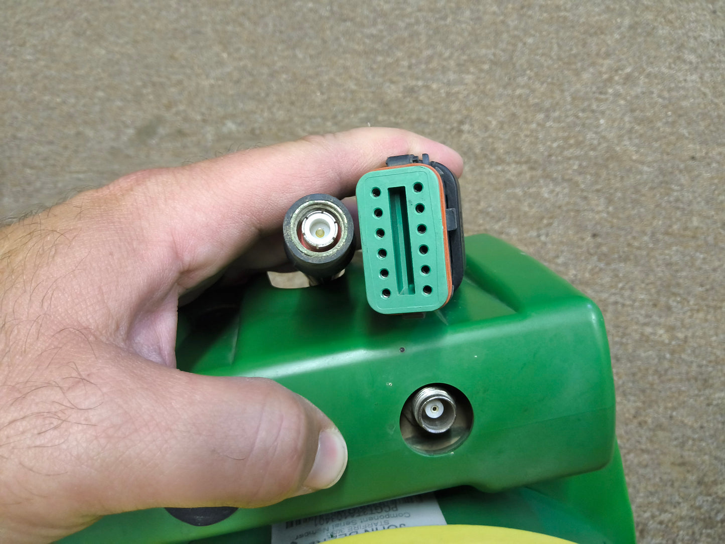John Deere StarFire™ 3000 GPS Receiver