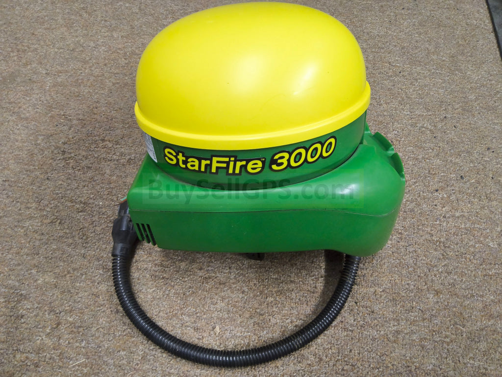John Deere StarFire™ 3000 GPS Receiver 2013 | SF1 | Deluxe Shroud | Fair to Good Condition missing part of one decal