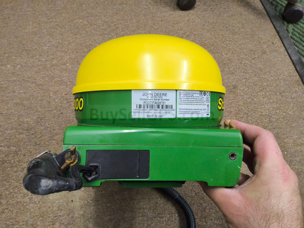John Deere StarFire™ 3000 GPS Receiver Agriculture