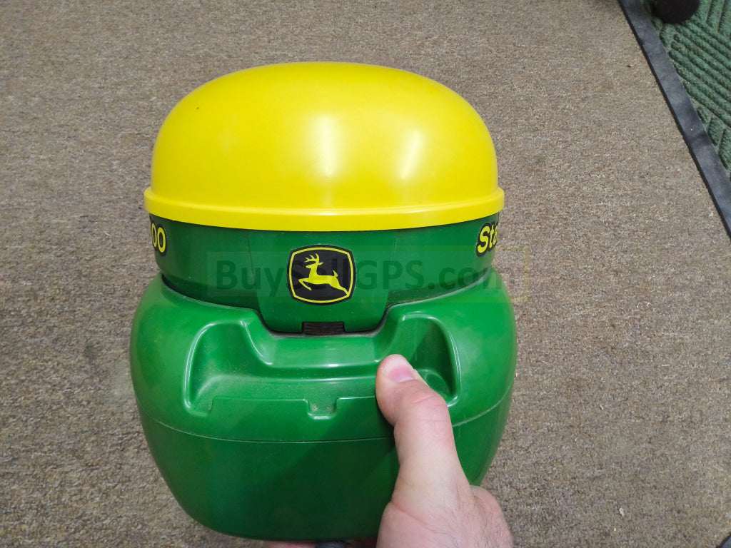 John Deere StarFire™ 3000 GPS Receiver Agriculture