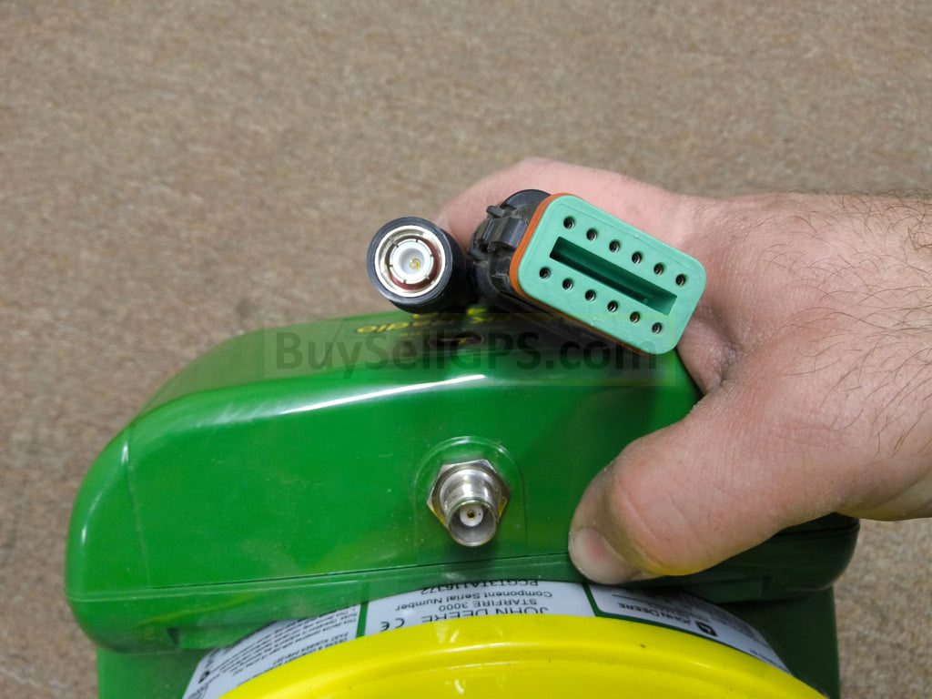 John Deere StarFire™ 3000 GPS Receiver Agriculture