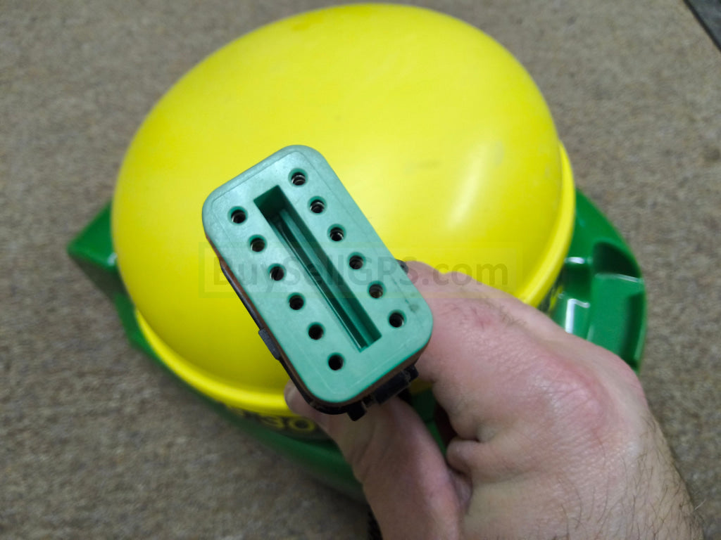 John Deere StarFire™ 3000 GPS Receiver Agriculture