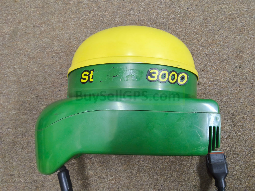 John Deere StarFire™ 3000 GPS Receiver 2013 | SF1 | Deluxe Shroud | Fair to Good Condition missing part of one decal