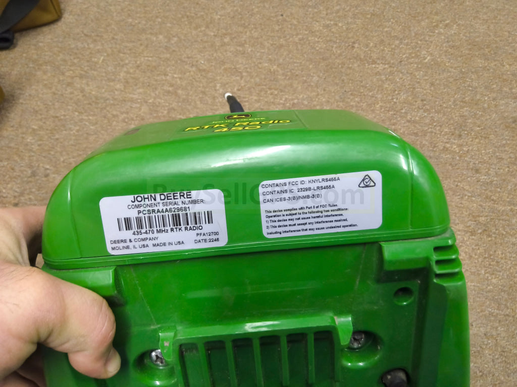 John Deere StarFire™ 3000 GPS Receiver Agriculture