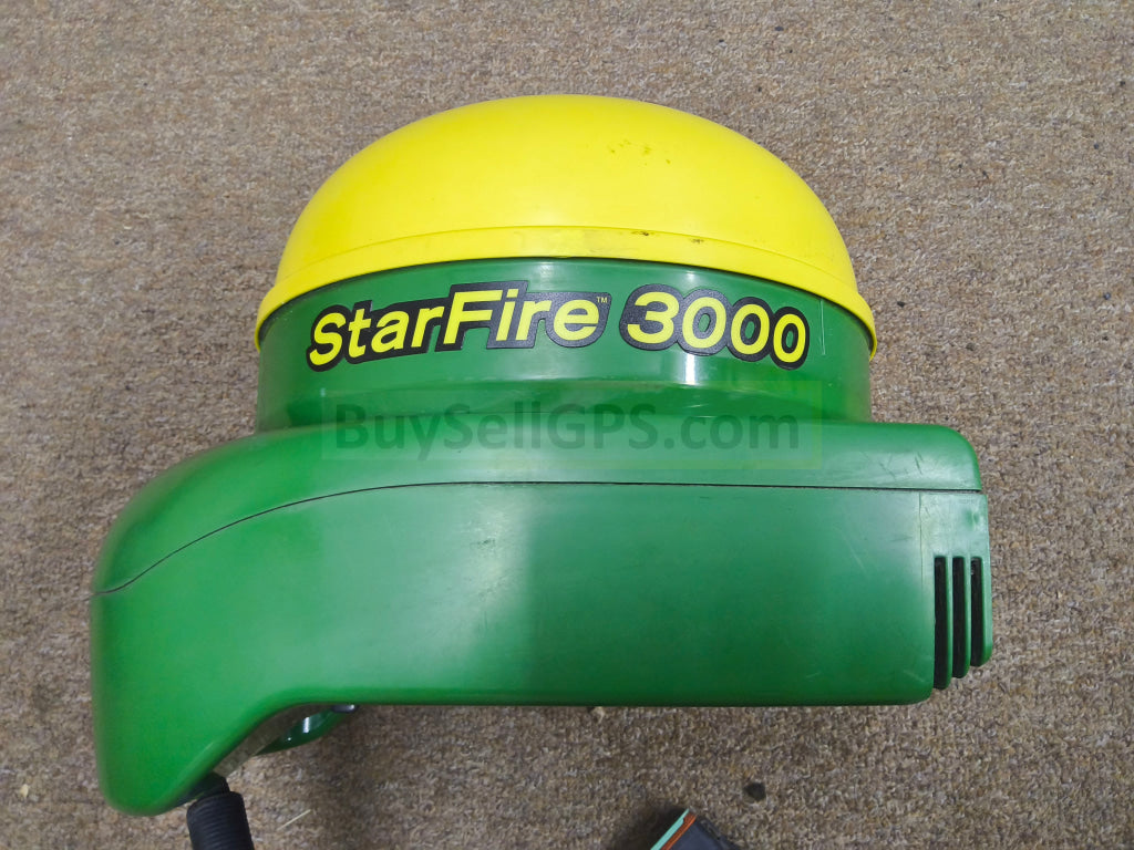 John Deere StarFire™ 3000 GPS Receiver 2013 | SF1 | Deluxe Shroud | Fair to Good Condition missing part of one decal