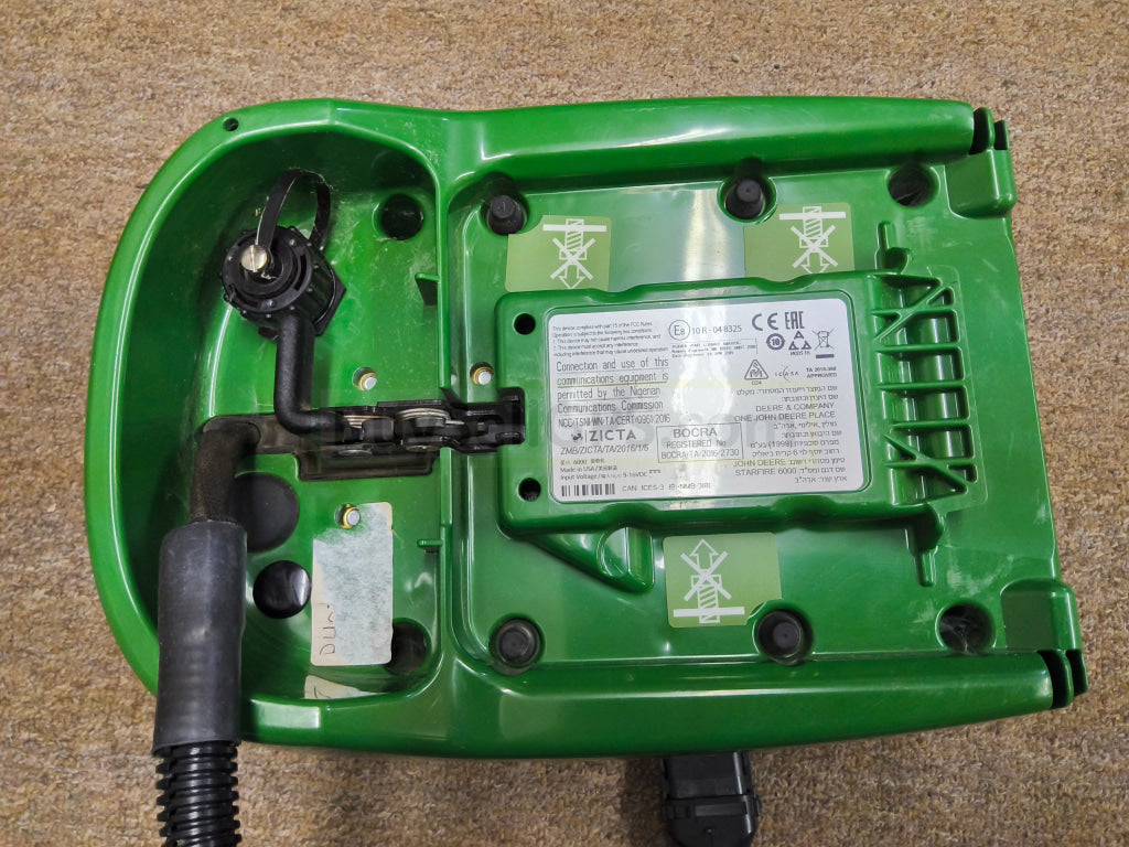 John Deere StarFire™ 6000 GPS Receiver 2016 Receiver 2011 Radio | RTK Ready with 900 Radio | Fair to Good Condition