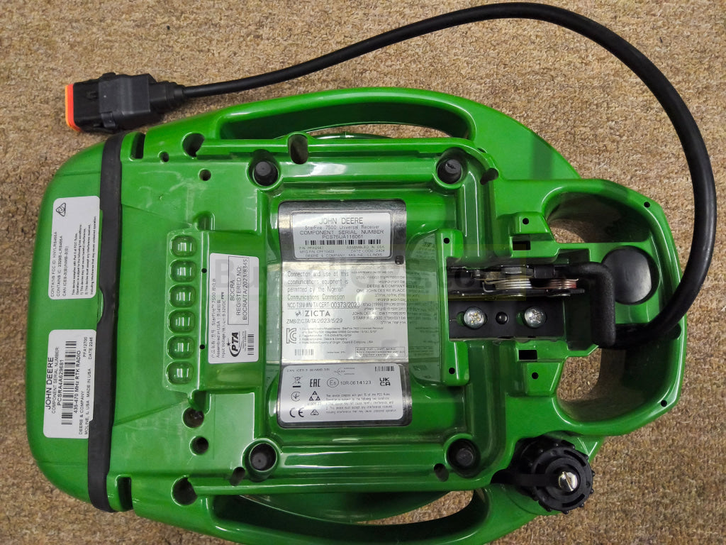 John Deere StarFire™ 7500 Universal GPS Receiver Agriculture