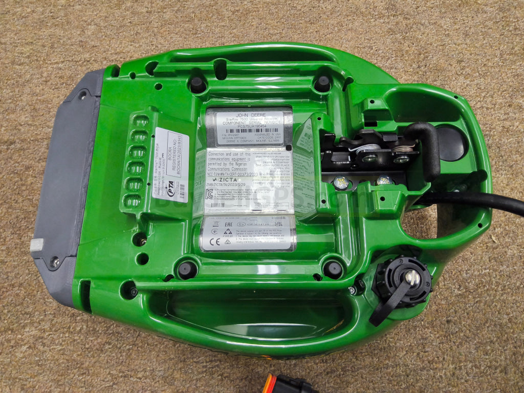 John Deere StarFire™ 7500 Universal GPS Receiver Agriculture