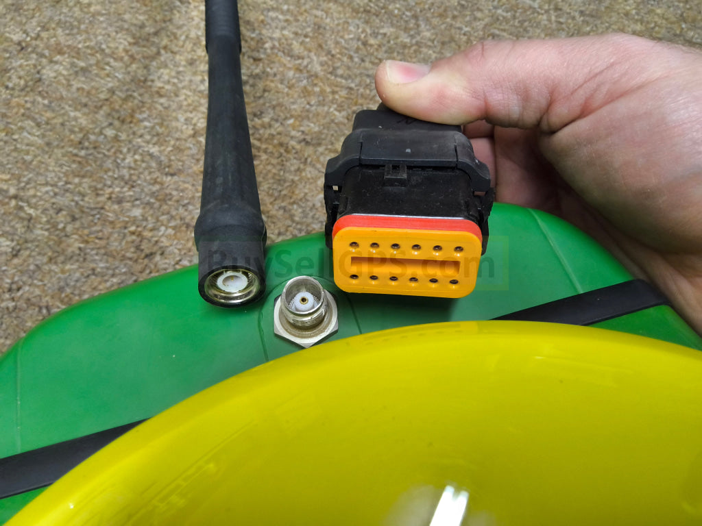 John Deere StarFire™ 7500 Universal GPS Receiver Agriculture