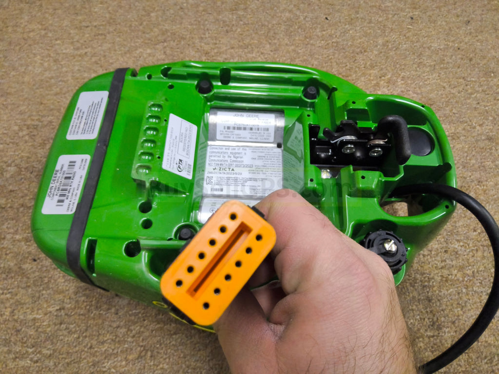 John Deere StarFire™ 7500 Universal GPS Receiver Agriculture