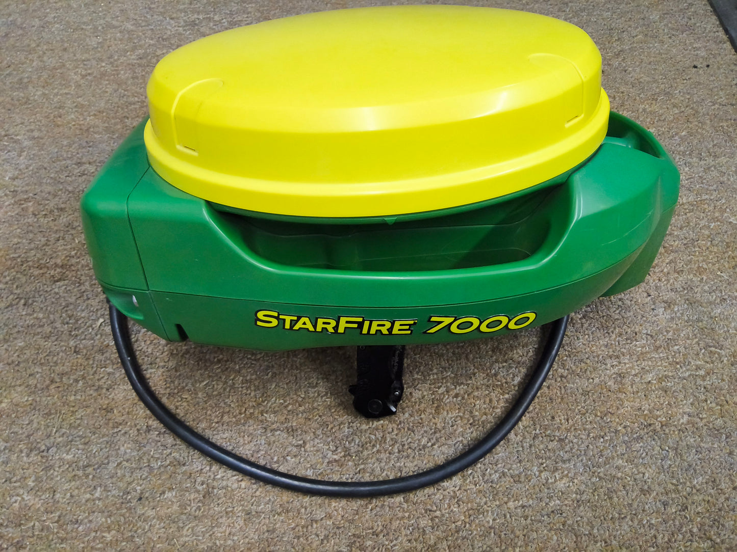 John Deere StarFire™ 7000 Universal GPS Receiver
