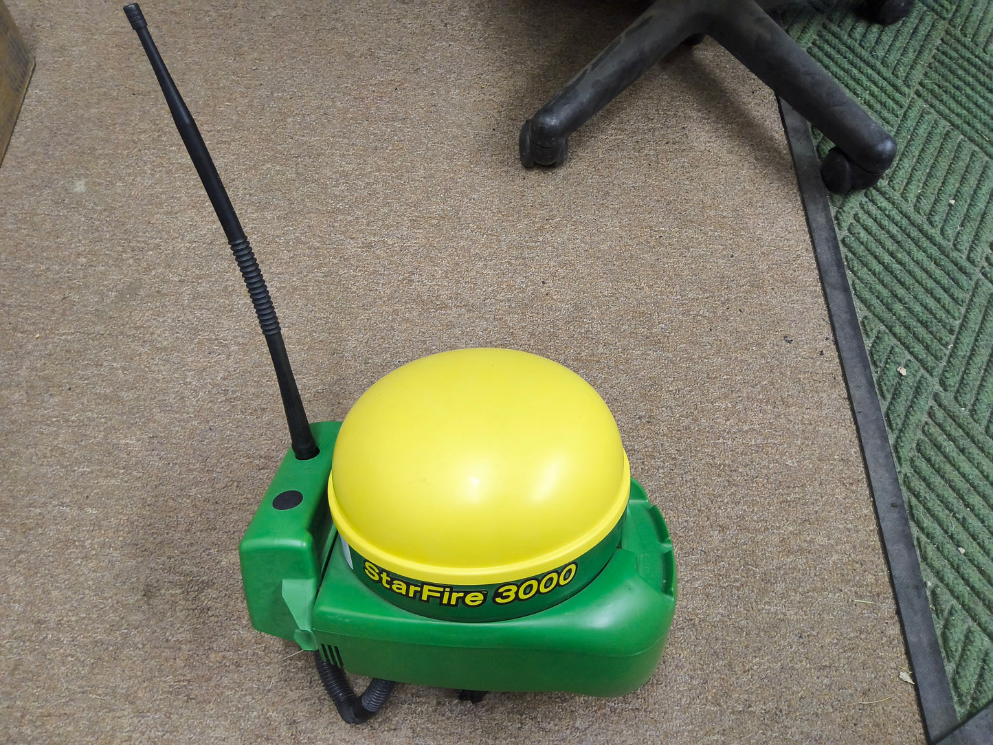 John Deere StarFire™ 3000 GPS Receiver