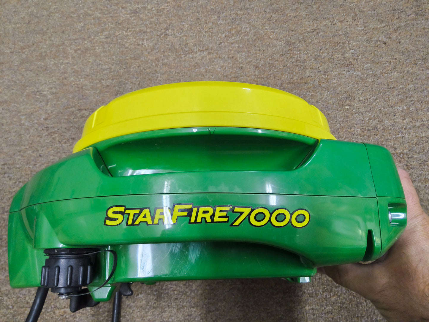 John Deere StarFire™ 7000 Universal GPS Receiver