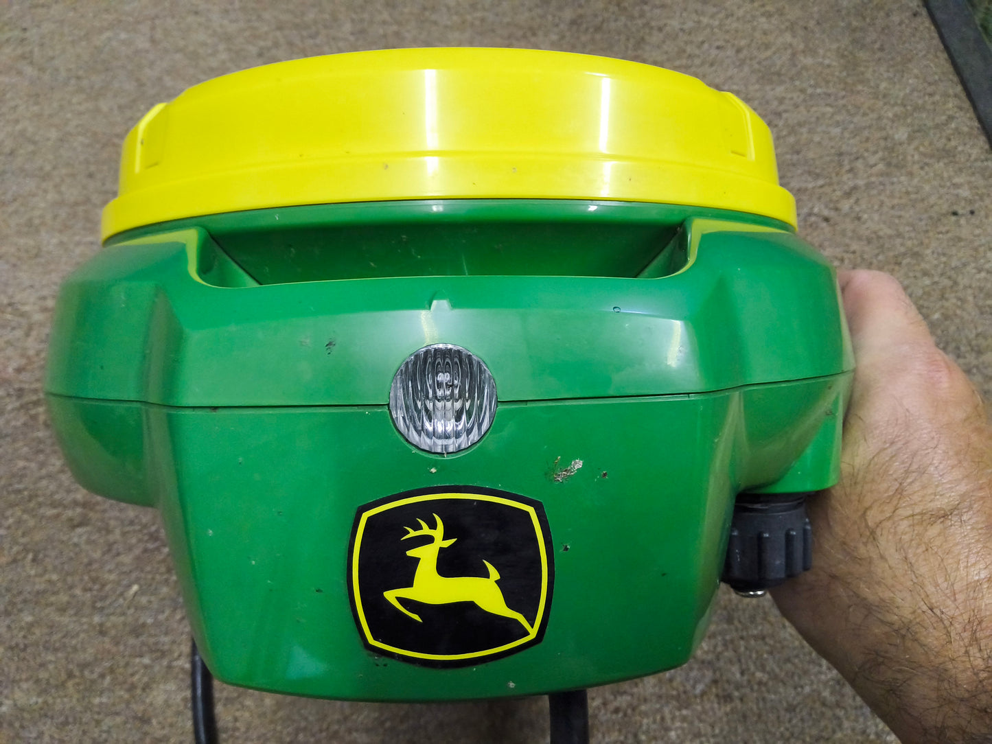 John Deere StarFire™ 7000 Universal GPS Receiver