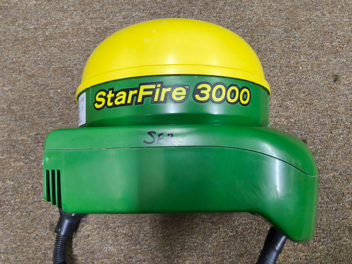 John Deere StarFire™ 3000 GPS Receiver