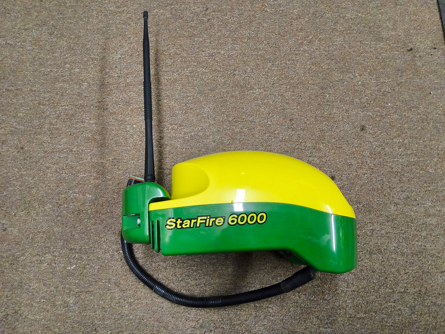 John Deere StarFire™ 6000 GPS Receiver