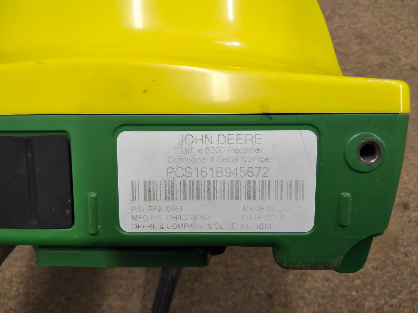 John Deere StarFire™ 6000 GPS Receiver