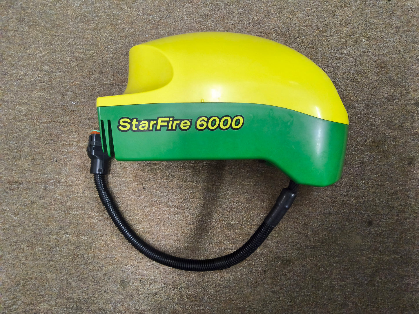 John Deere StarFire™ 6000 GPS Receiver