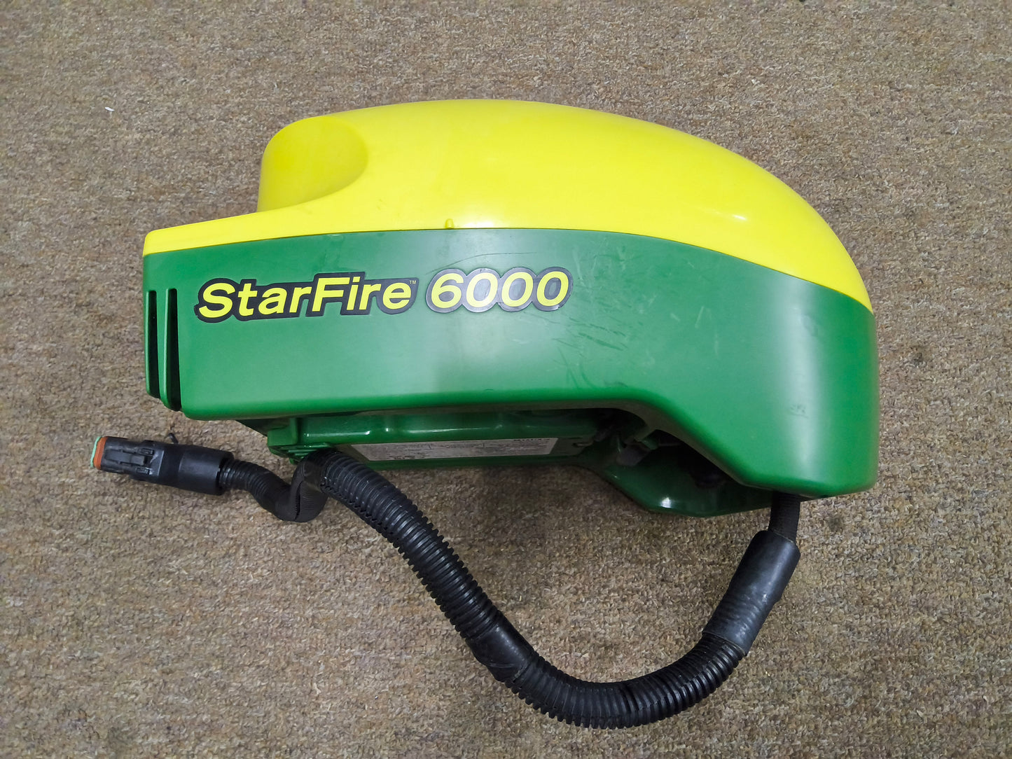 John Deere StarFire™ 6000 GPS Receiver