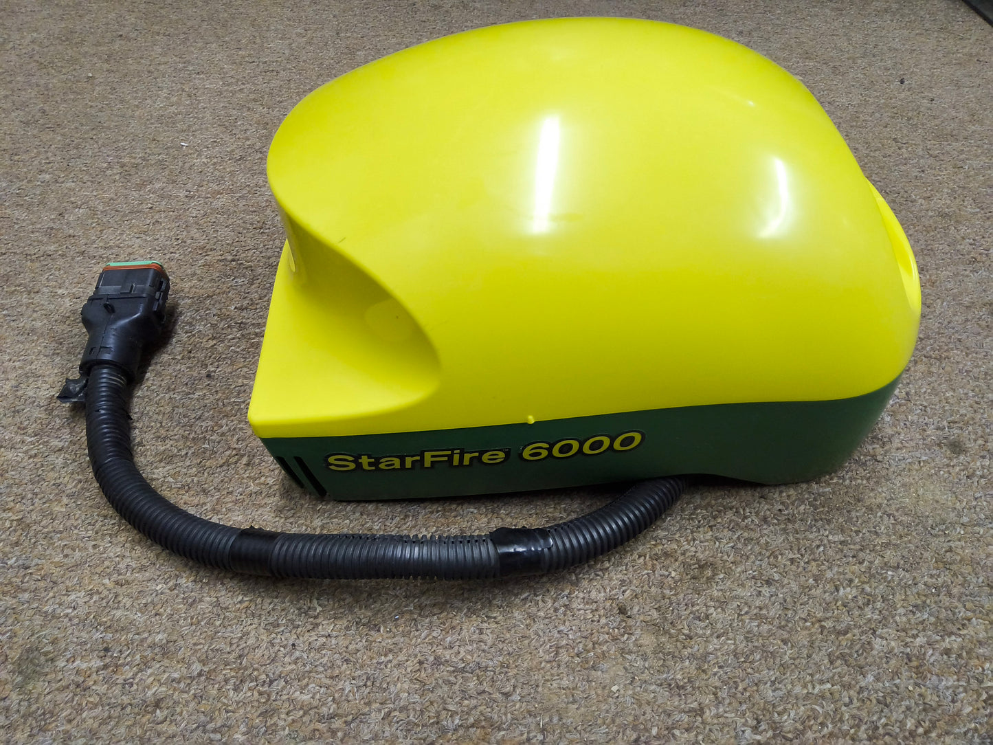 John Deere StarFire™ 6000 GPS Receiver