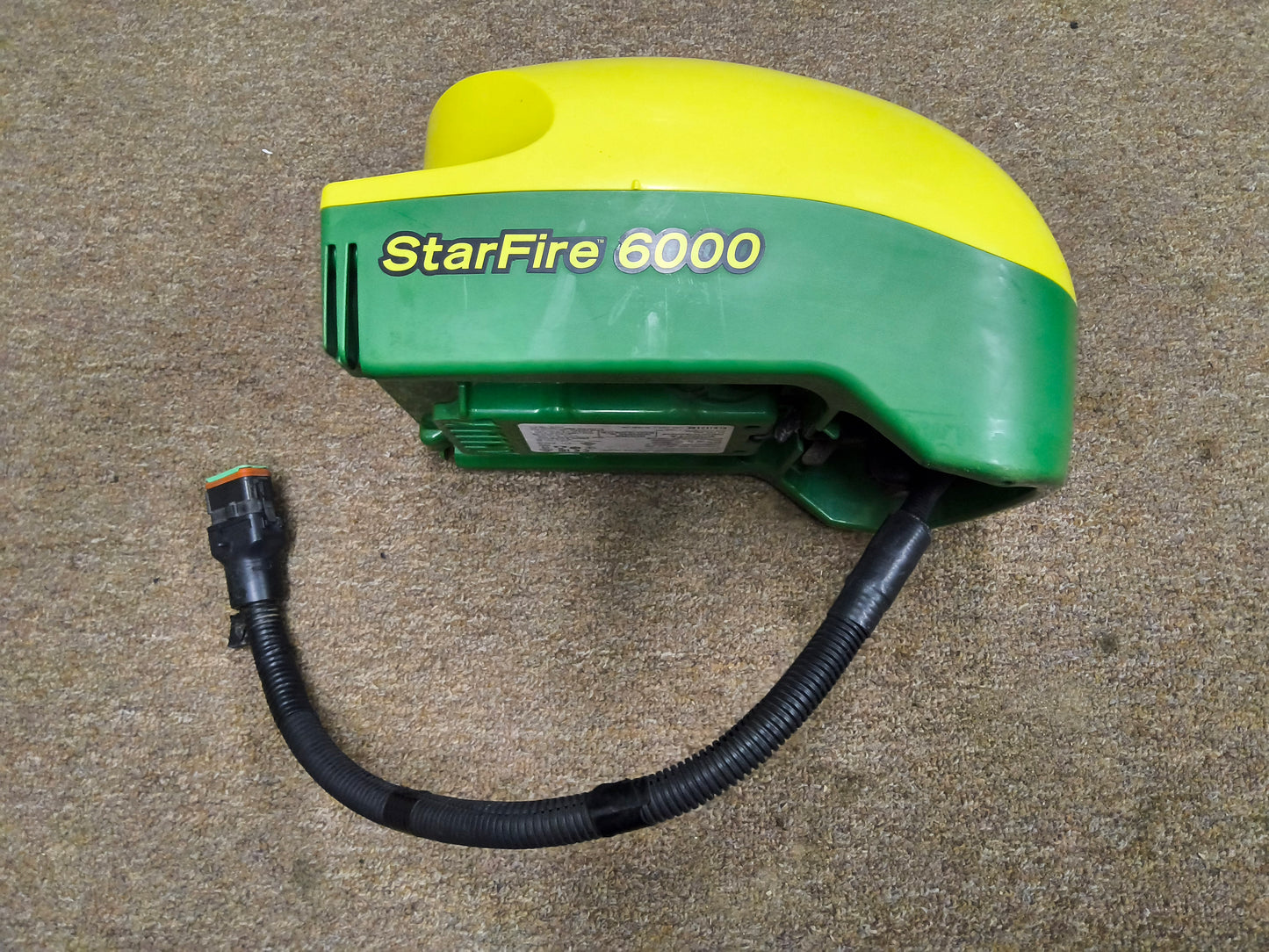 John Deere StarFire™ 6000 GPS Receiver