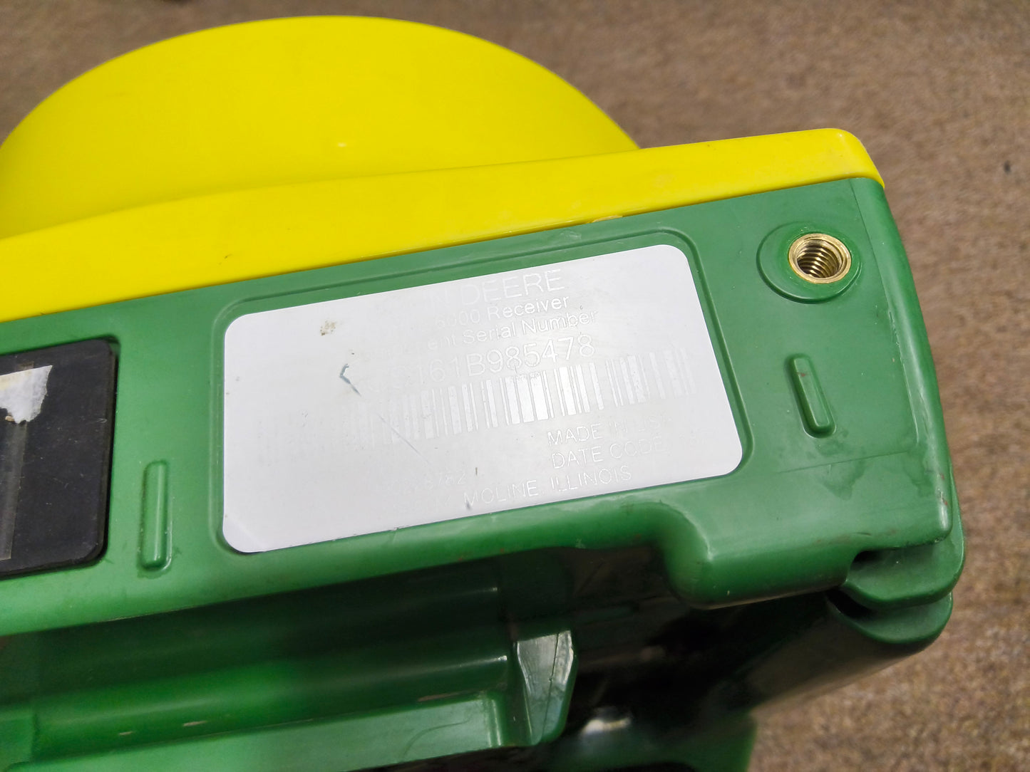 John Deere StarFire™ 6000 GPS Receiver