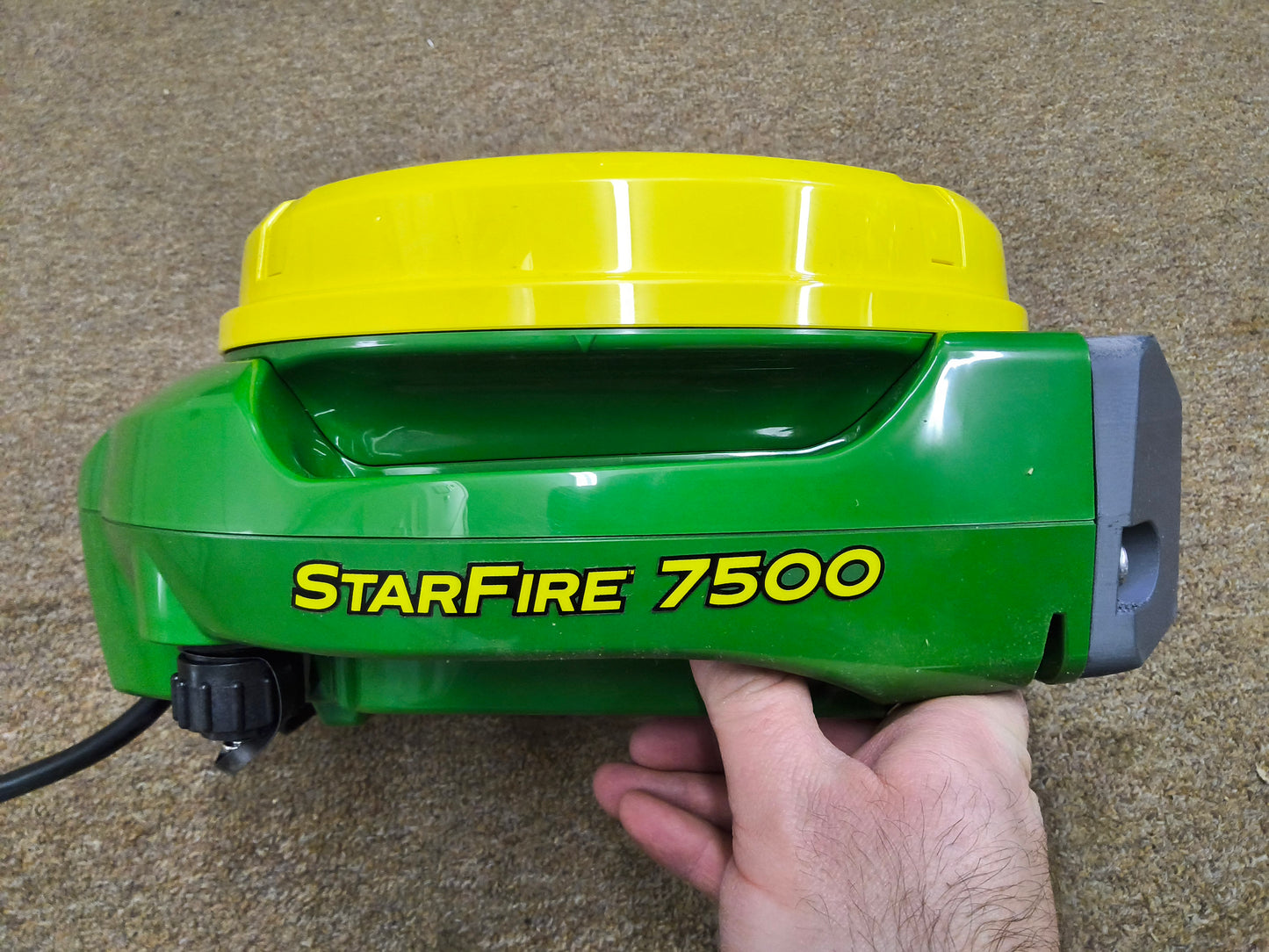 John Deere StarFire™ 7500 Universal GPS Receiver