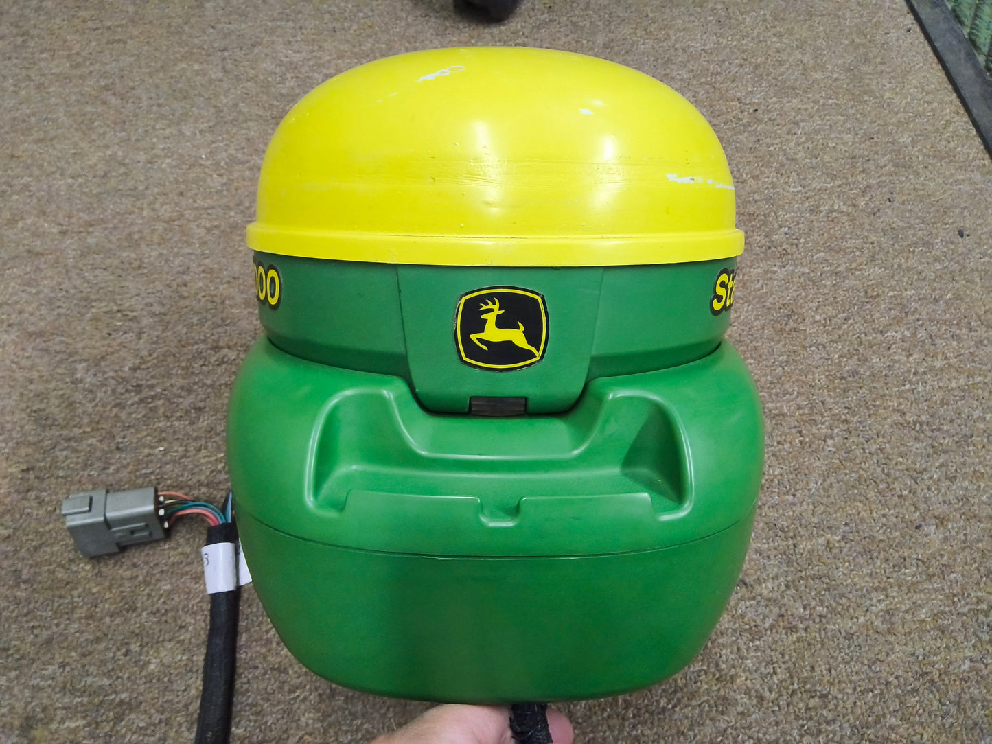 John Deere StarFire™ 3000 GPS Receiver