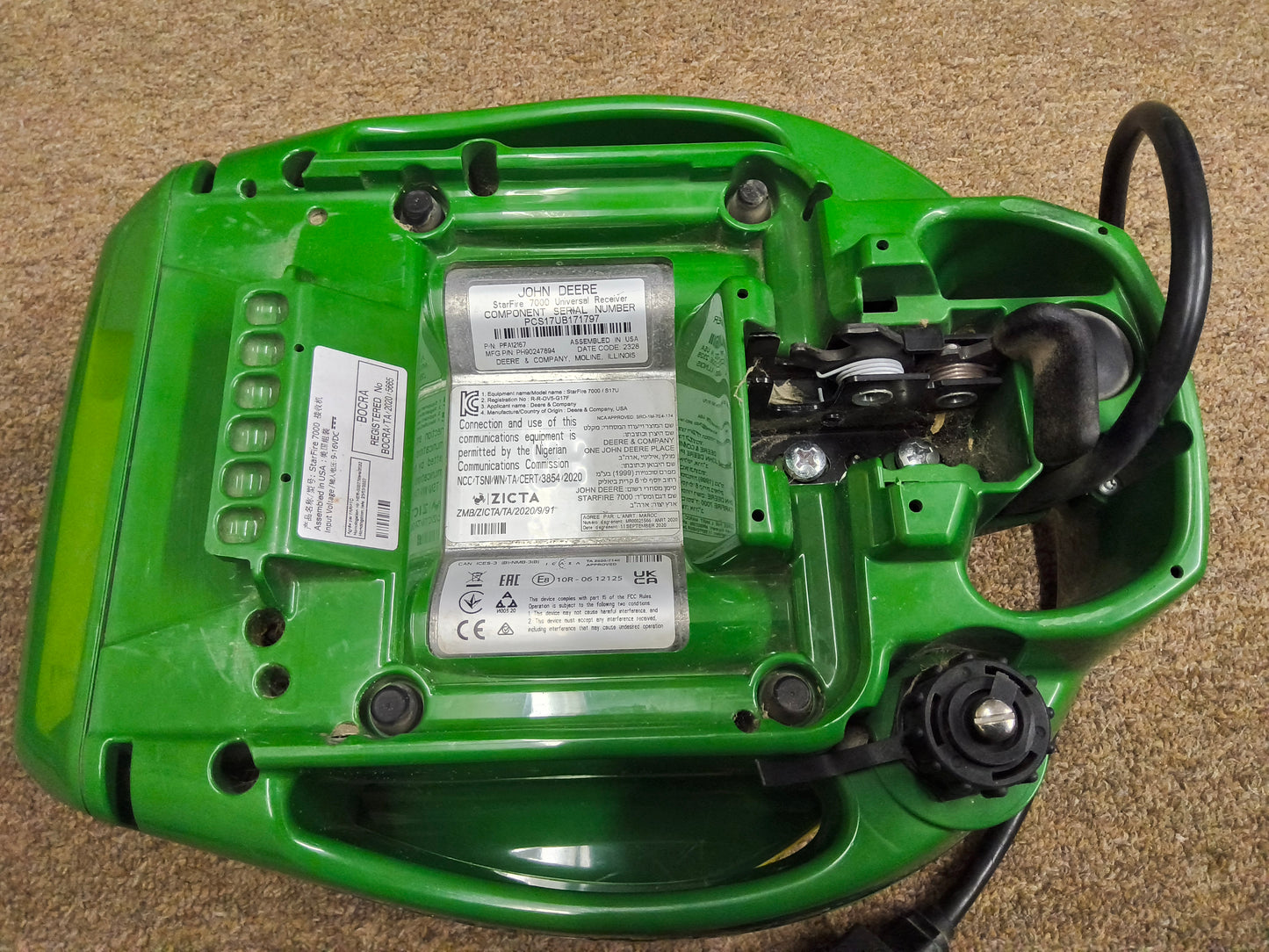 John Deere StarFire™ 7000 Universal GPS Receiver