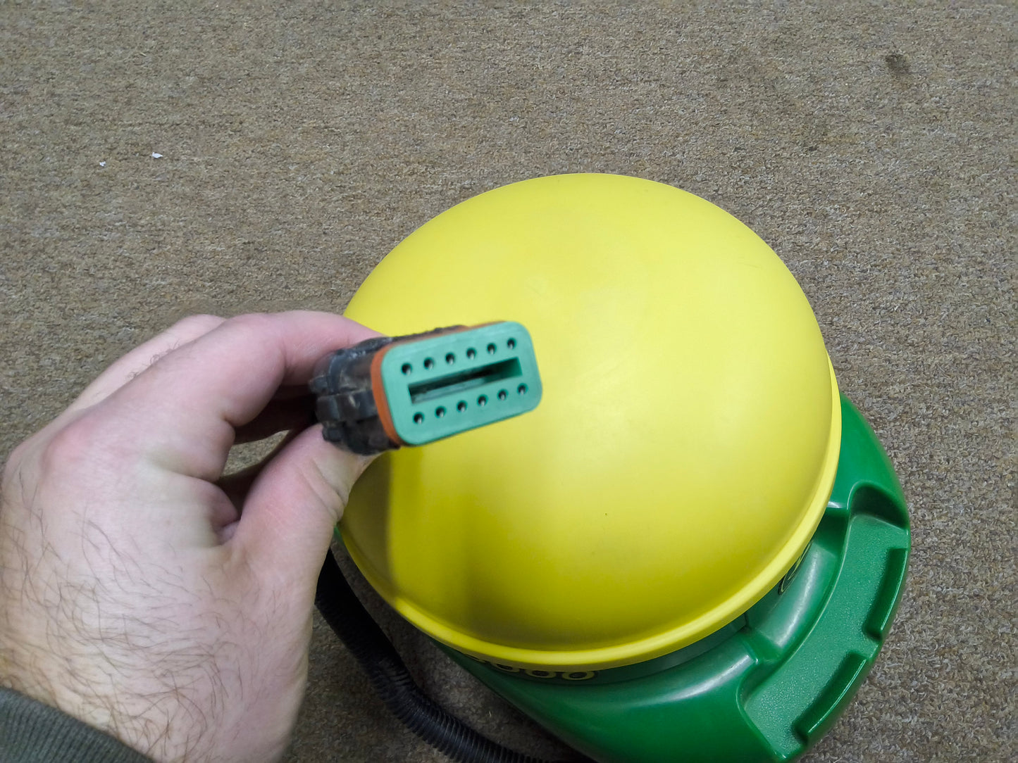 John Deere StarFire™ 3000 GPS Receiver