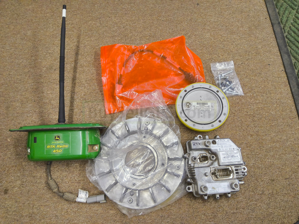 John Deere Integrated StarFire™ 6000 GPS Receiver 2021 Receiver 2019 Radio | RTK Ready with 450 Radio | Very Good