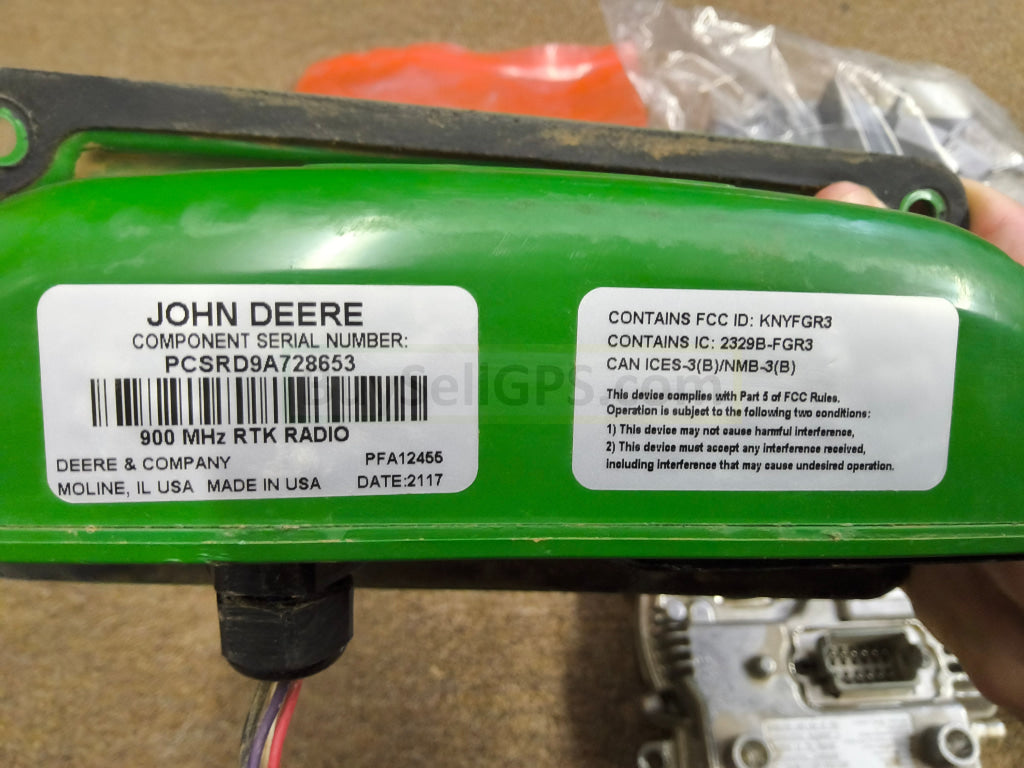 John Deere Integrated StarFire™ 6000 GPS Receiver Agriculture