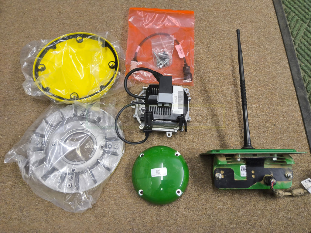 John Deere Integrated StarFire™ 7000 GPS Receiver 2022 Receiver 2021 Radio | RTK Ready with 900 Radio | Waterloo