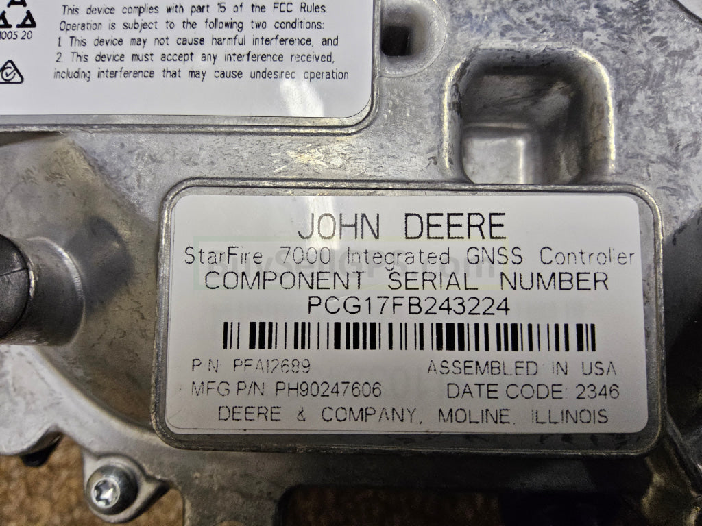 John Deere Integrated Starfire™ 7000 Gps Receiver Agriculture