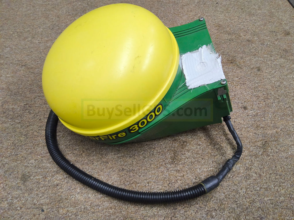 John Deere StarFire™ 3000 GPS Receiver 2012 | 21300 Hours | Fair to Poor Condition - has small cosmetic only cracks in