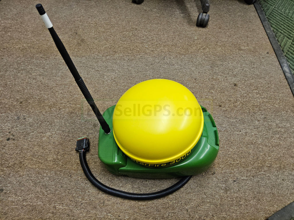 John Deere Starfire™ 3000 Gps Receiver 2013 And Radio | 4770 Hours Very Good To Excellent