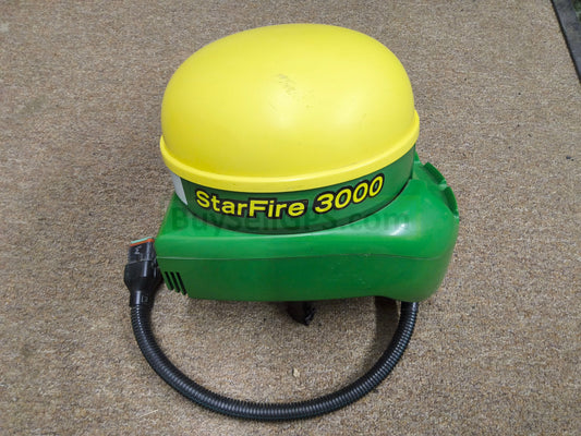 John Deere StarFire™ 3000 GPS Receiver 2013 | SF1 | Deluxe Shroud | Fair to Good Condition missing part of one decal