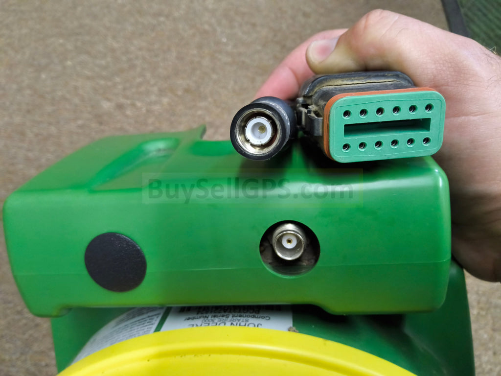 John Deere StarFire™ 3000 GPS Receiver 2014 Receiver and Radio | 21570 Hours | Good to Very Good Condition | RTK Ready
