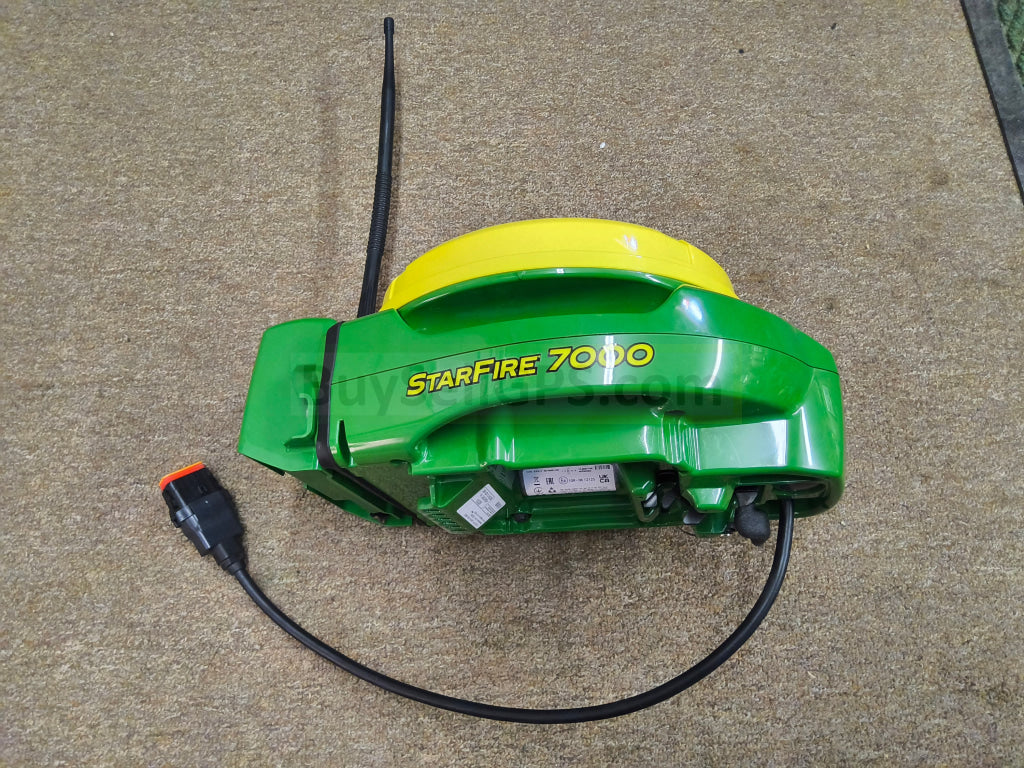 John Deere StarFire™ 7000 Universal GPS Receiver 2023 Receiver / 2019 Radio | RTK Ready with 900 Radio | Receiver is