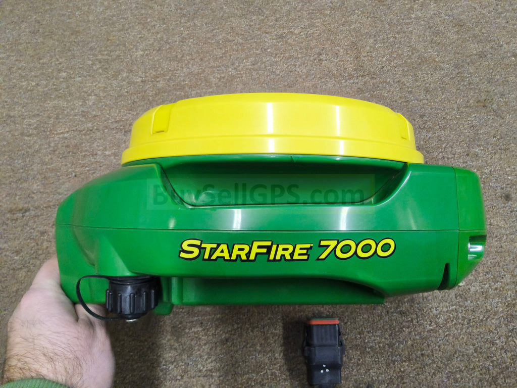 John Deere StarFire™ 7000 Universal GPS Receiver Agriculture