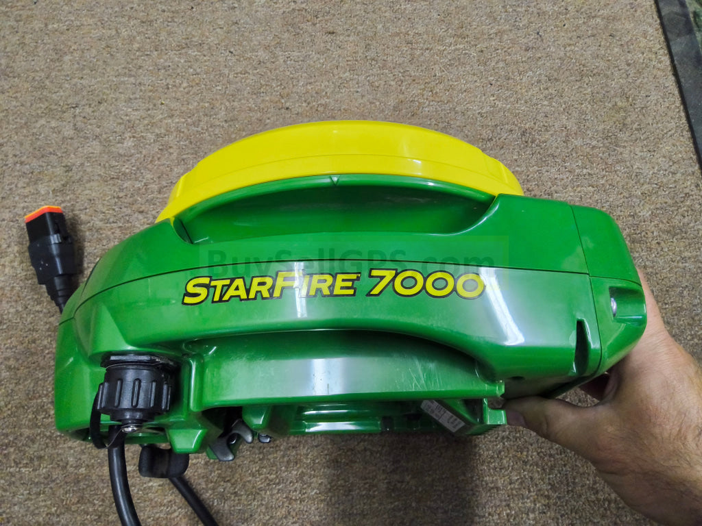 John Deere StarFire™ 7000 Universal GPS Receiver Agriculture