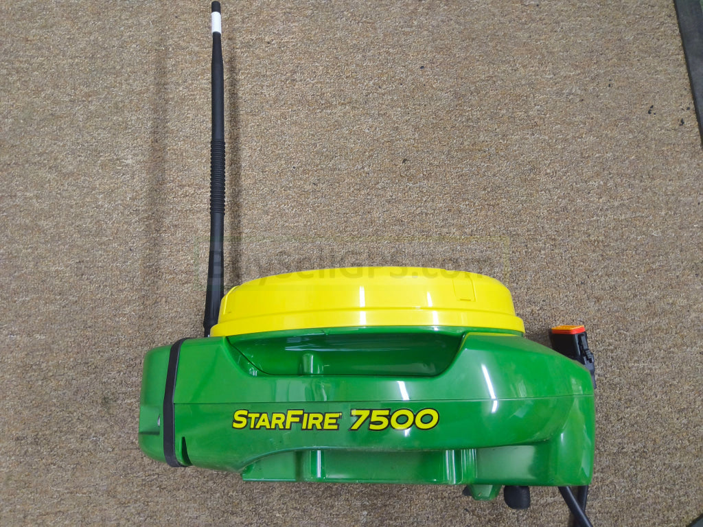 John Deere StarFire™ 7500 Universal GPS Receiver 2024 Receiver 2017 Radio | RTK Permanent with 450 Radio | Receiver is