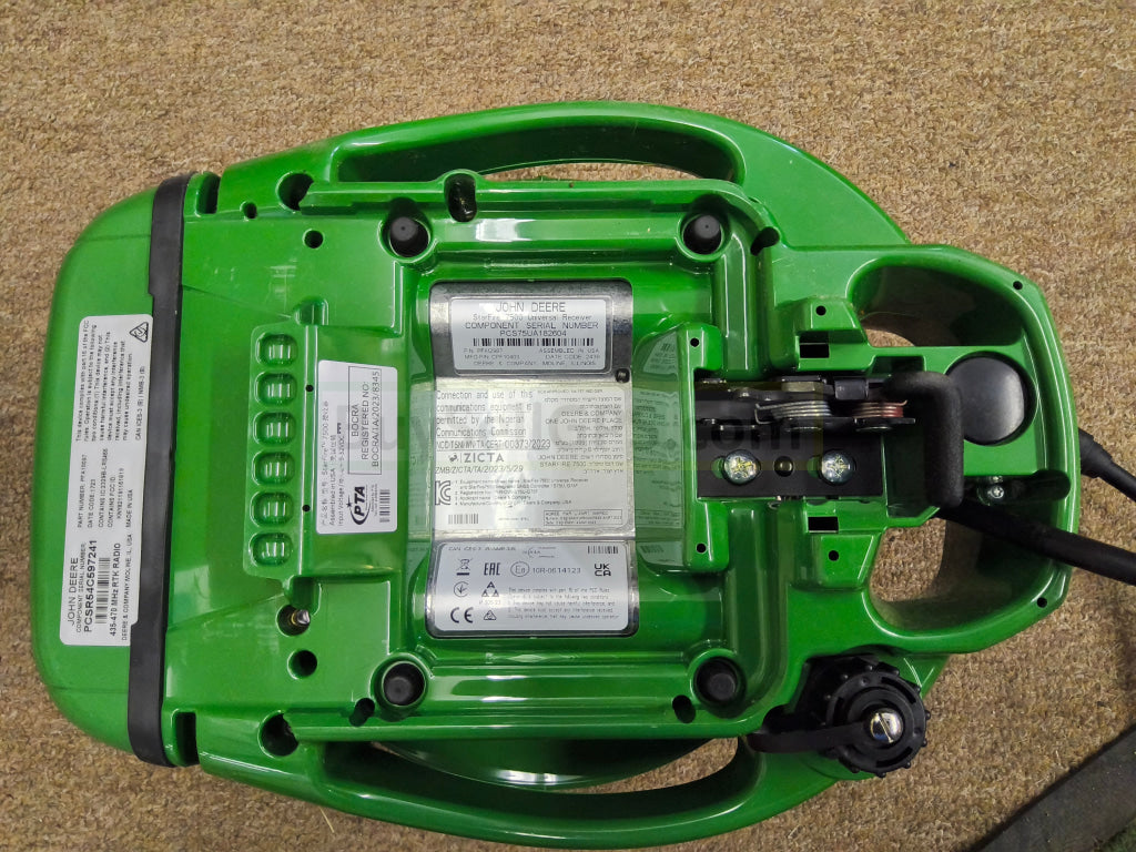 John Deere StarFire™ 7500 Universal GPS Receiver Agriculture