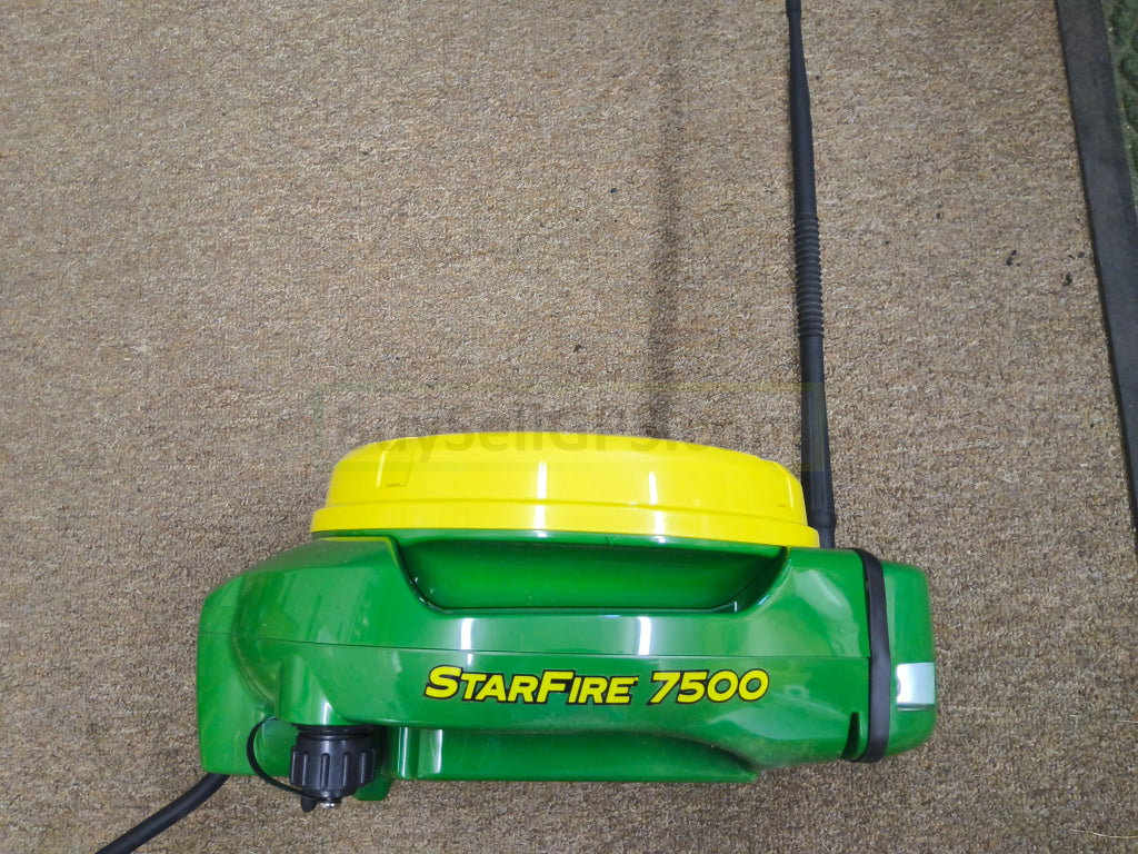 John Deere StarFire™ 7500 Universal GPS Receiver Agriculture
