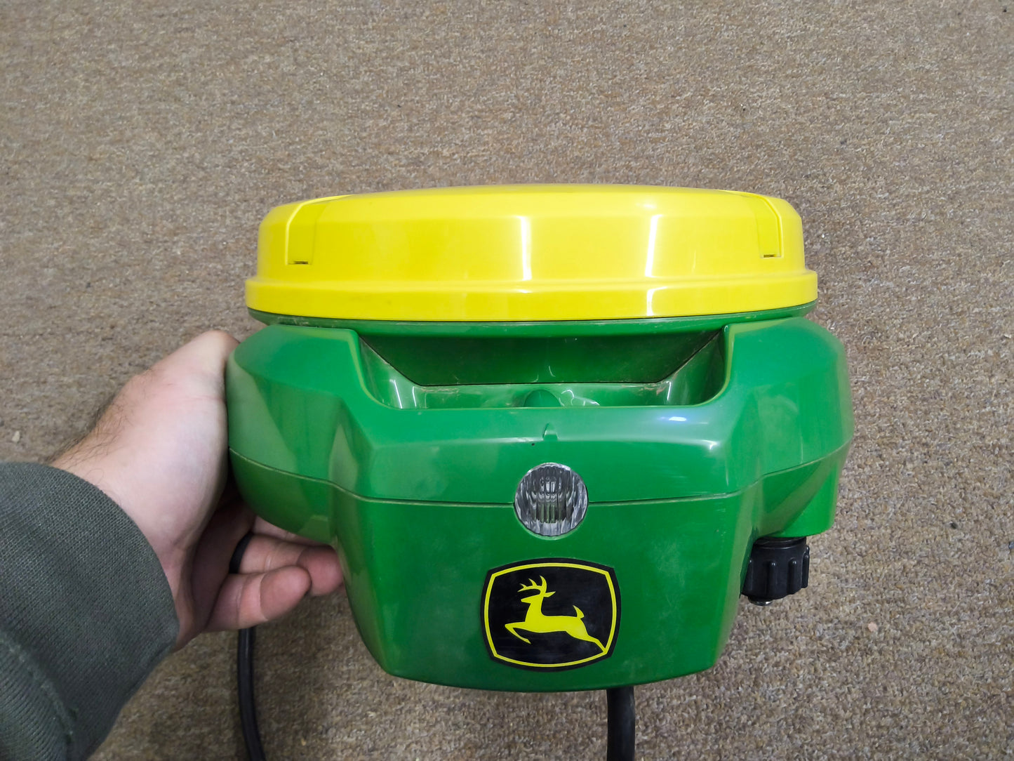 John Deere StarFire™ 7500 Universal GPS Receiver