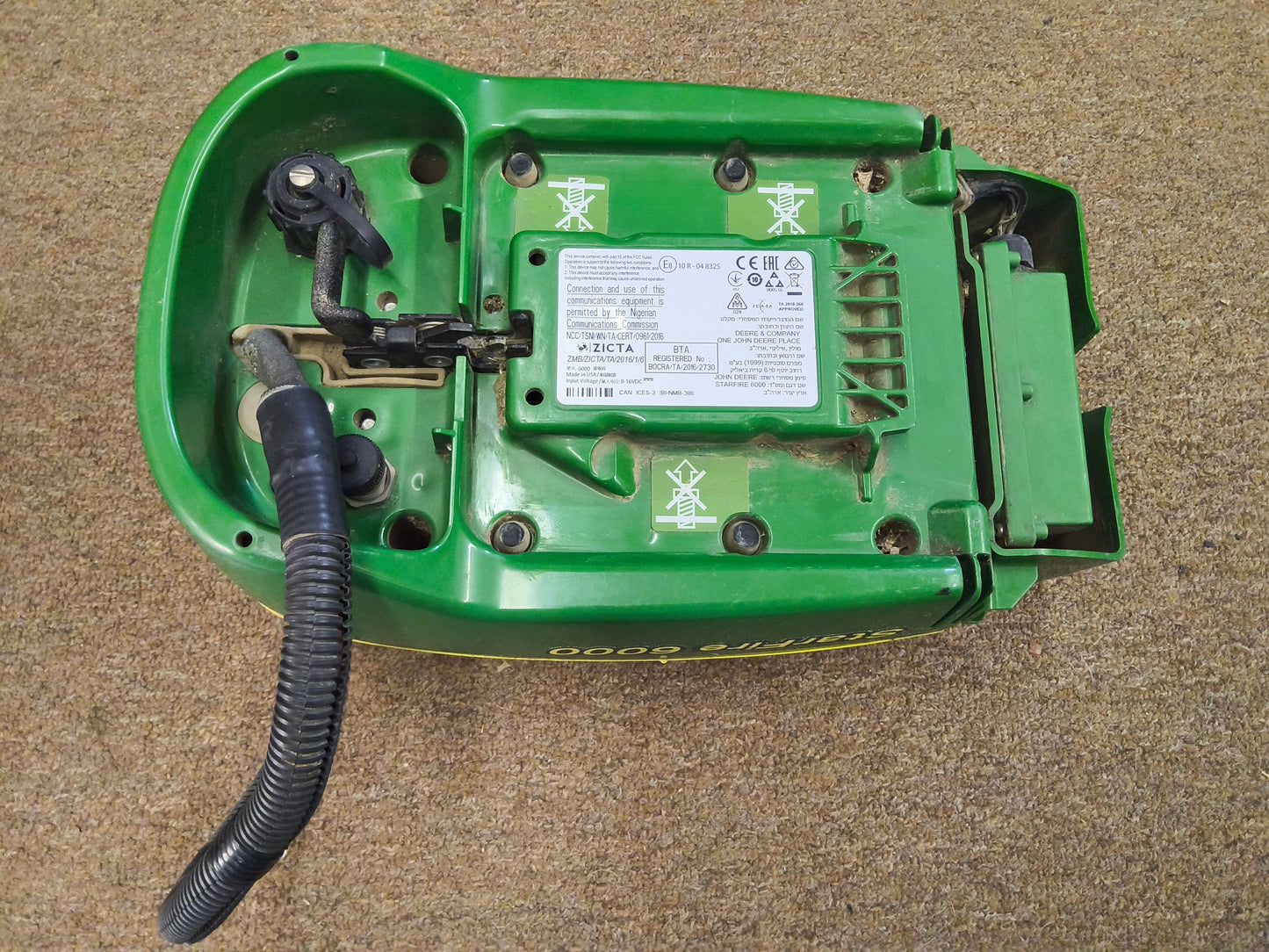 John Deere StarFire™ 6000 GPS Receiver