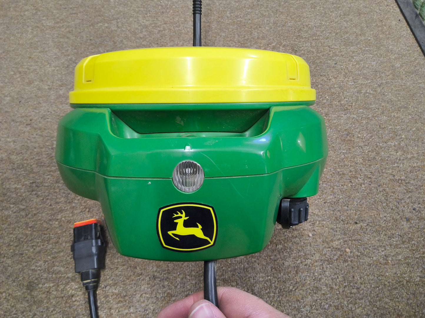 John Deere StarFire™ 7000 Universal GPS Receiver