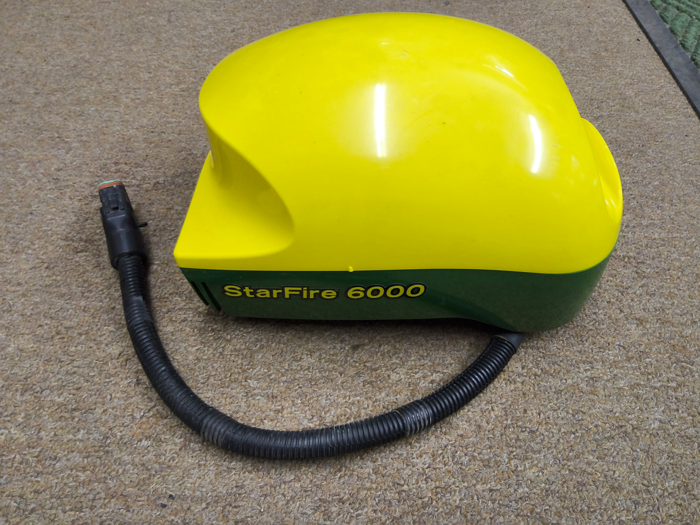 John Deere StarFire™ 6000 GPS Receiver