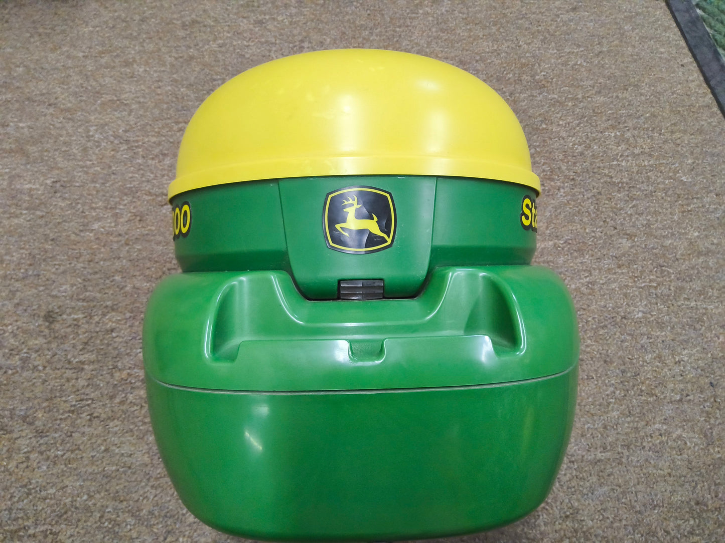 John Deere StarFire™ 3000 GPS Receiver
